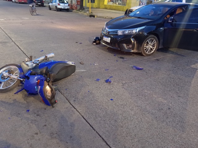 Un motociclista herido tras un fuerte choque